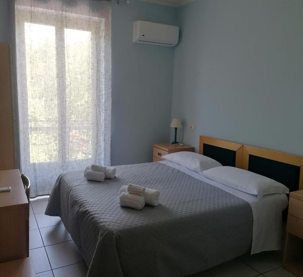 Hotel Villa Benvenuti Viareggio Luaran gambar