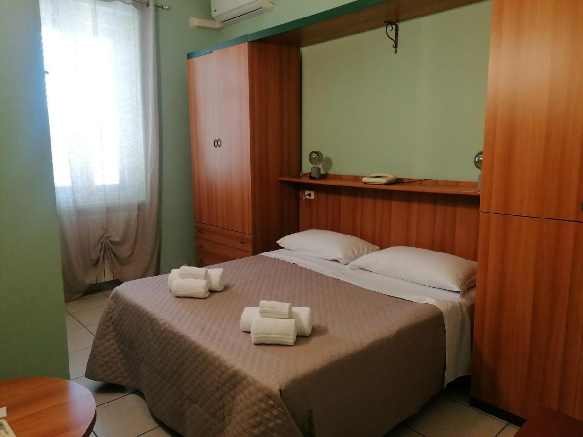 Hotel Villa Benvenuti Viareggio Luaran gambar