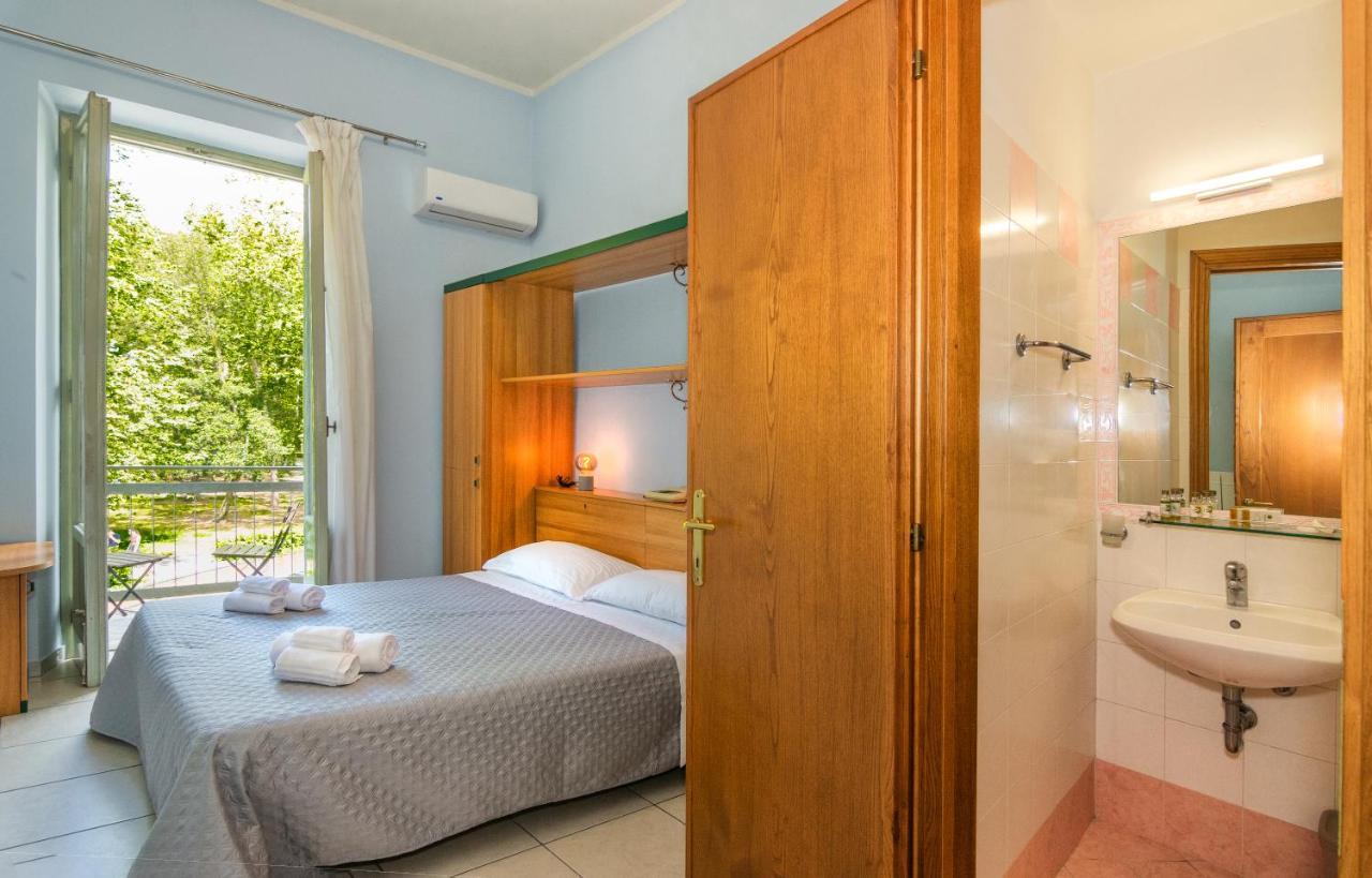 Hotel Villa Benvenuti Viareggio Luaran gambar