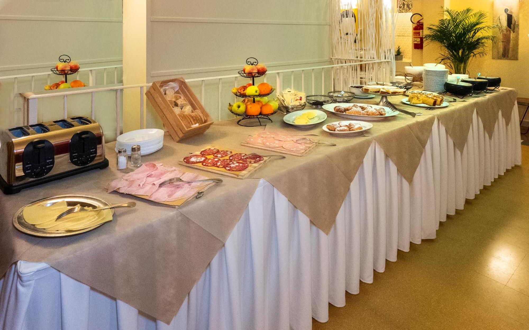 Hotel Villa Benvenuti Viareggio Luaran gambar