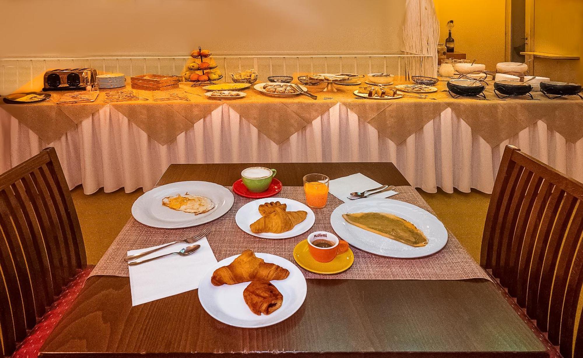Hotel Villa Benvenuti Viareggio Luaran gambar